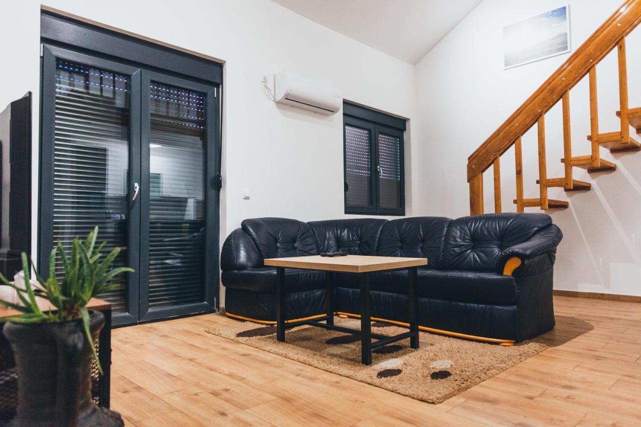 Backspace Apartments Vrsac Bagian luar foto